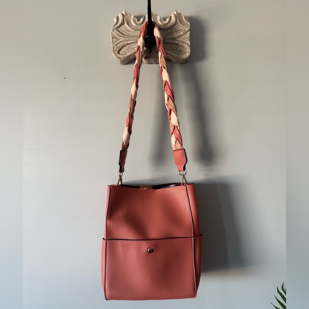 Salmon Faux Leather Bucket Bag Pebbled Soft Travel Purse NWOT - Picture 2 of 11